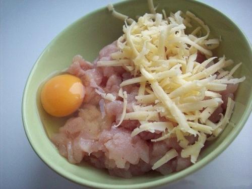 Куриные Оладушки.  Оладьи из куриного Филе и сыра готовятся очень быстро. 03