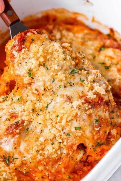 Наивкуснейшая куриная грудка, запеченная под соусом. 04