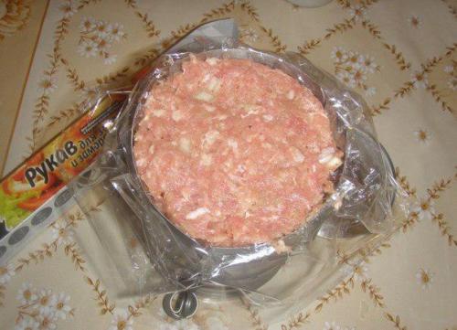 Королевское мясо.  В жестяную банку рукав с куриным мясом положи. 01