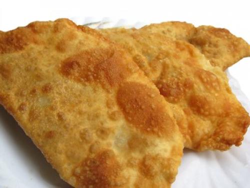 Чебуреки.  Фарш:  В 800 г фарша (у меня грамм 600 было) добавить. 09