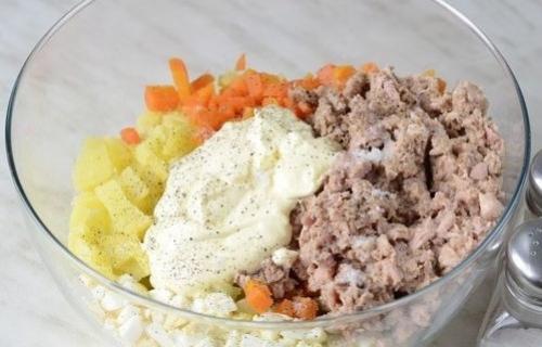 Салат с тунцом, картофелем и морковью. 06