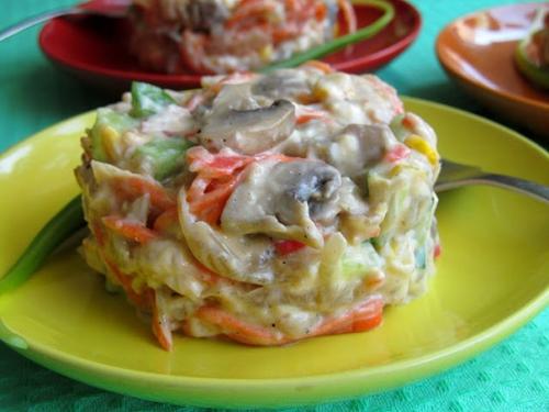 Салат с крабовыми палочками, огурцом, корейской морковкой и грибами. 02 Салат с крабовыми палочками, огурцом, корейской морковкой и грибами. 02