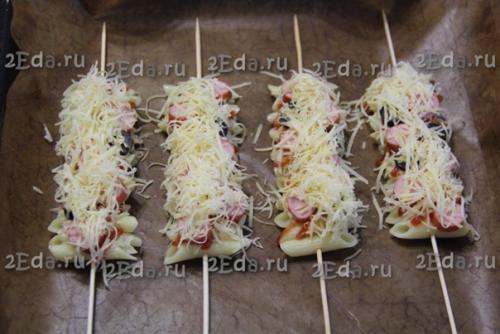 Макароны с сыром на шпажках в духовке. 04