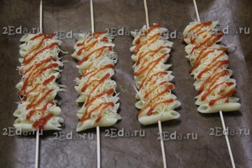 Макароны с сыром на шпажках в духовке. 02