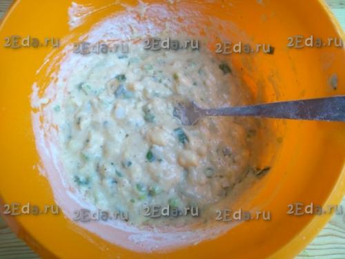 Ленивые пирожки на кефире с яйцами и зелёным луком. 04