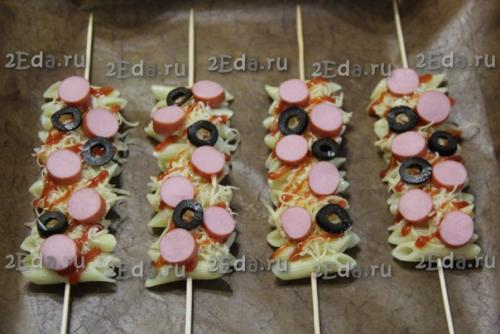 Макароны с сыром на шпажках в духовке. 03