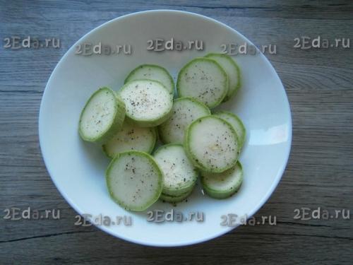 Жареные кабачки с сыром и чесноком. 01 Жареные кабачки с сыром и чесноком. 01