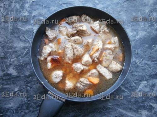 Свинина, тушёная с кабачками и помидорами. 03