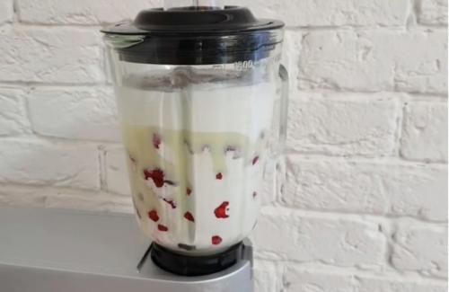 Идеальное домашнее мороженое из клубники, сливок и сгущёнки! 01 Идеальное домашнее мороженое из клубники, сливок и сгущёнки! 01