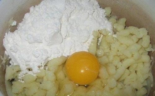 Сосиски в картошке.  Ингредиенты: 01