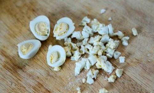 Салат с консервированной горбушей и фасолью. 02