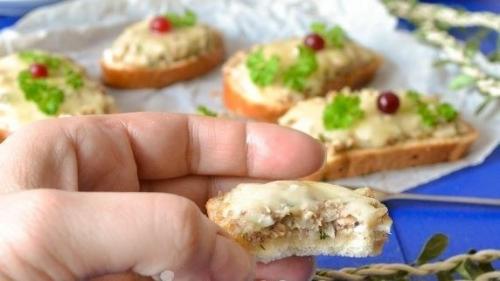 Горячие бутерброды с сайрой. 01 Горячие бутерброды с сайрой. 01