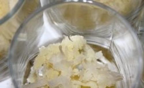 Салат с печенью трески в бокале Северный. 02