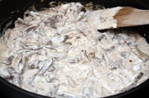 Бефстроганов.  Рецепт классического и, можно сказать, легендарного блюда русской кухни - бефстроганов, из старой советской книги. 04