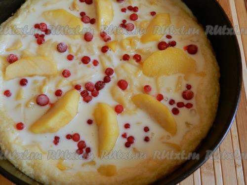 Заливной пирог с яблоками. 07