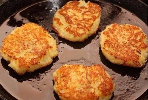 Драники.  Ингредиенты:   Картофель - 1 кг. 05