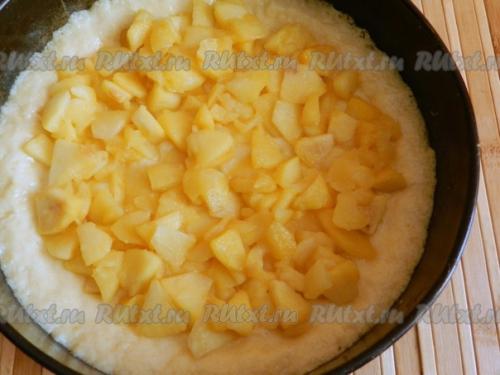 Заливной пирог с яблоками. 05