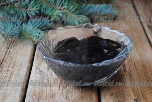 Десерт Чернослив с Грецким Орехом в сметане. 02 Десерт Чернослив с Грецким Орехом в сметане. 02