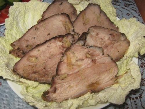 Буженина домашняя.  Запекала буженину первый раз и очень рада была что с первого раза вышла сочная и вкусная!