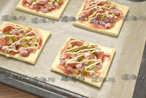 Мини - пиццы из слоёного бездрожжевого теста. 03 Мини - пиццы из слоёного бездрожжевого теста. 03