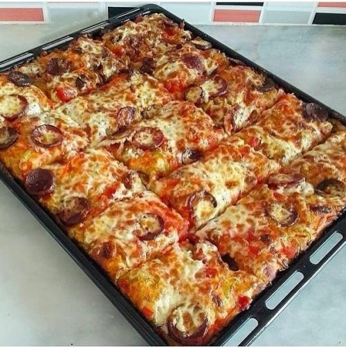 Бездрожжевая пицца на кефире. Бездрожжевая пицца на кефире.