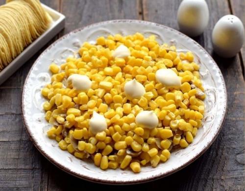 Салат Хризантема. Своё название этот салат получил, благодаря яркому цвету и оформлению в виде цветка. 03 Салат Хризантема. Своё название этот салат получил, благодаря яркому цвету и оформлению в виде цветка. 03