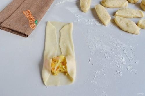 Вэрзэре. Перед вами национальное блюдо молдавской кухни - небольшие пирожочки с капустой. 06