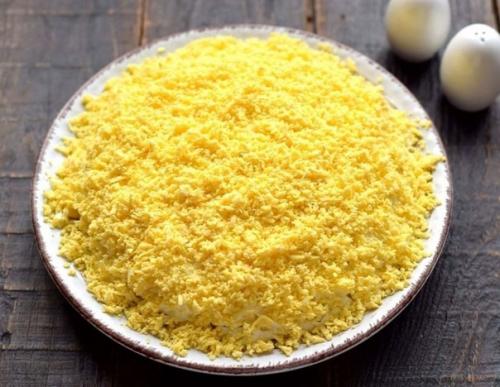 Салат Хризантема. Своё название этот салат получил, благодаря яркому цвету и оформлению в виде цветка. 04 Салат Хризантема. Своё название этот салат получил, благодаря яркому цвету и оформлению в виде цветка. 04