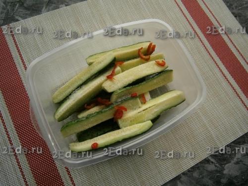 Малосольные огурцы за 10 минут. 02