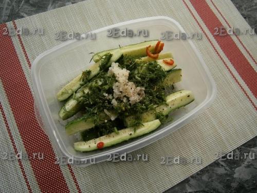 Малосольные огурцы за 10 минут. 03