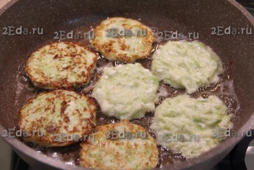 Оладьи из кабачков с творогом. 05 Оладьи из кабачков с творогом. 05