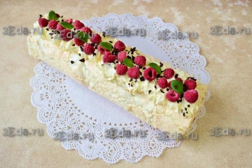 Меренговый рулет с творожным сыром и сливками. 06