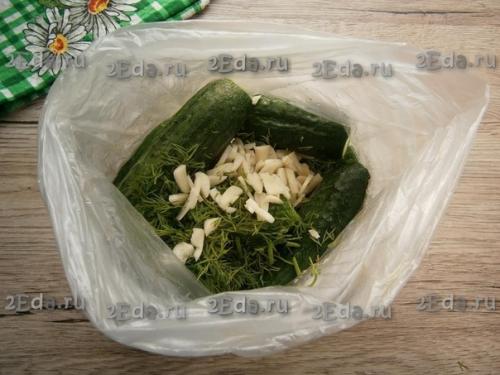 Рецепт малосольных огурцов в целлофановом пакете. 02