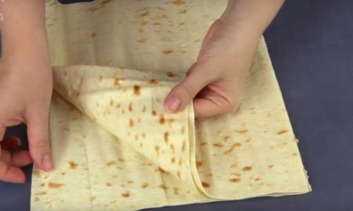 Вкусная закуска из лаваша. 04