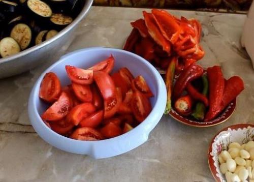 Салат Ленивый Огонёк из баклажанов с помидорами (на зиму). 03