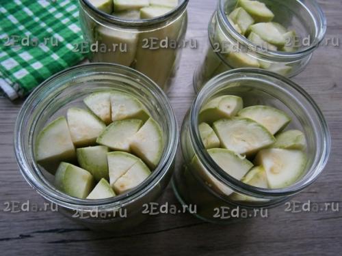 Кабачки, маринованные с чесноком на зиму. 03