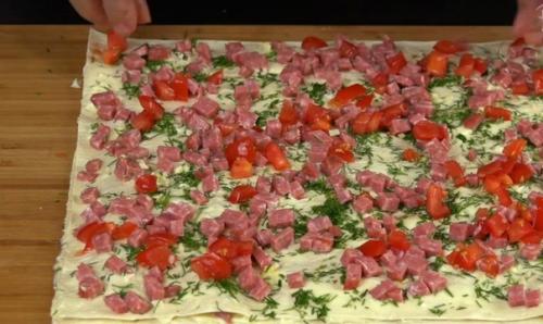 Вкусная закуска из лаваша. 05