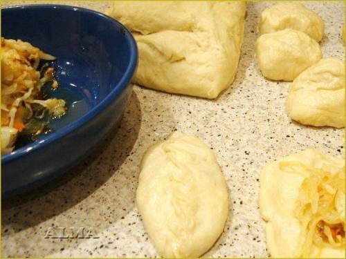 Очень вкусные пирожки, мягкие, готовятся легко, быстро и из самых простых продуктов. 02