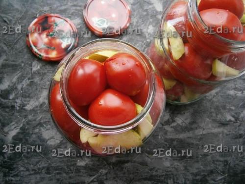 Помидоры, маринованные с яблоками на зиму. 03