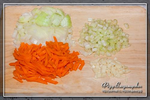 Макароны с фасолью и фаршем. Итальянский густой овощной суп с фаршем, пастой и фасолью