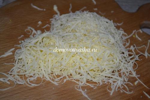 Салат с виноградом и курицей и грецкими орехами и сыром рецепт. Салат Тиффани с виноградом, курицей и орехами