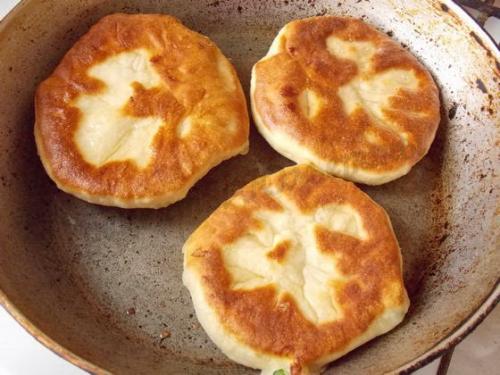 Лепешки на кефире рецепт на сковороде с картошкой и сыром. Лепёшки на кефире с картошкой и сыром
