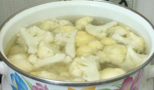 Как пожарить цветную капусту в кляре на сковороде. Цветная капуста в духовке в сырном кляре