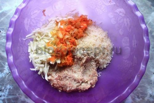 Ленивые голубцы в сметанном соусе в мультиварке. Ингредиенты: