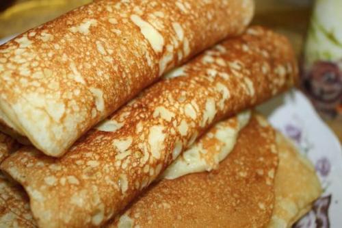 Блины на молоке с добавлением кефира. Вкусные блинчики с дырочками. Как приготовить тонкие блины на кефире с молоком?