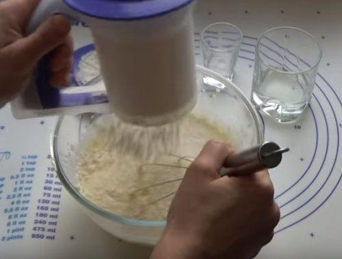 Ажурные блинчики на кефире с кипятком. Вкусные блины на кефире в дырочку — рецепт с кипятком