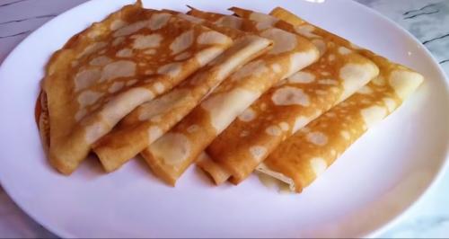 Толстые блины на кефире с кипятком. Заварные блинчики на кефире с кипятком