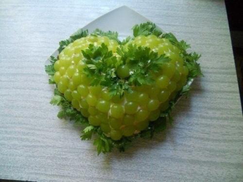 Салат из курицы с виноградом и грецкими орехами. Рецепт 4: салат с виноградом, курицей и грецкими орехами