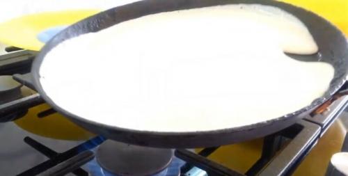 Тонкие ажурные блины на кефире с кипятком. Блины на кефире с кипятком — правильный рецепт тонких блинчиков