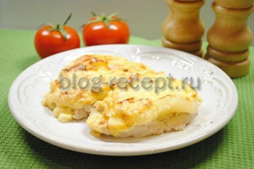 Курица с ананасами в духовке без сыра. Куриное филе с ананасом и сыром в духовке: рецепт с фото